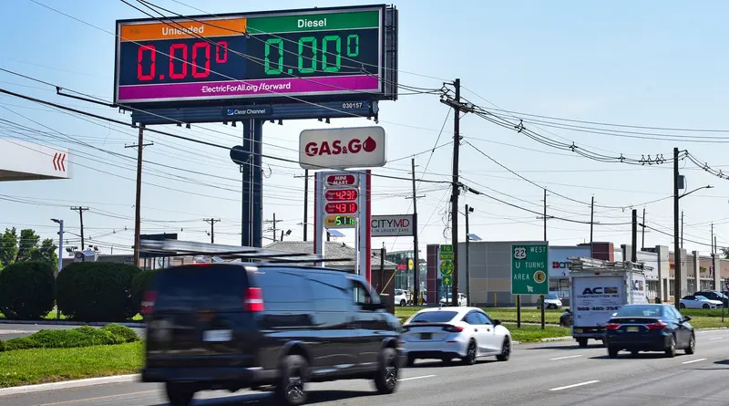 US Electric Vehicle Sales Stagnant Despite Growing Interest