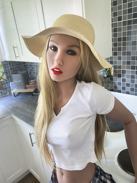 Elle-16
