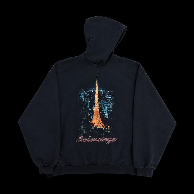 Buzo Balenciaga torre Eiffel