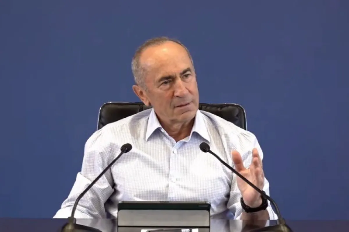 Robert Köçəryanın həbsdə qalma müddəti artırıldı