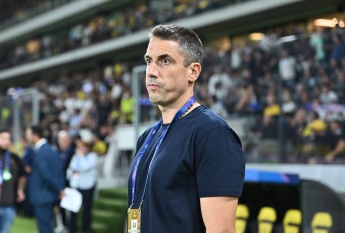 O Βελάσκεθ υποκλίθηκε στην ΑΕΚ: «Χωρίς αμφιβολία η ΑΕΚ άξιζε την πρόκριση»