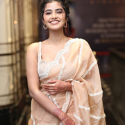 Anupama-Parameswaran-4