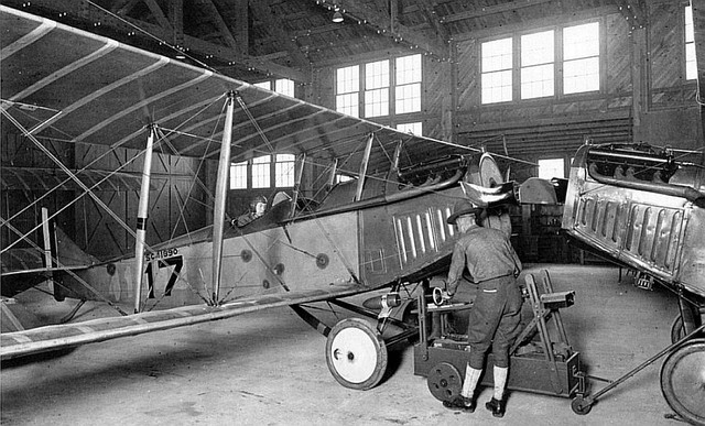 Jenny 1919.jpg