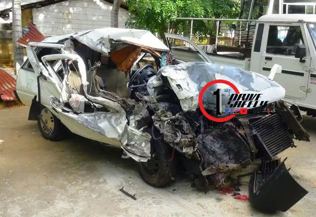 Principal of Rangiri Dambulla National School dies in an accident caused by an unscrupulous bus driver on the Dambulla-Habarana road