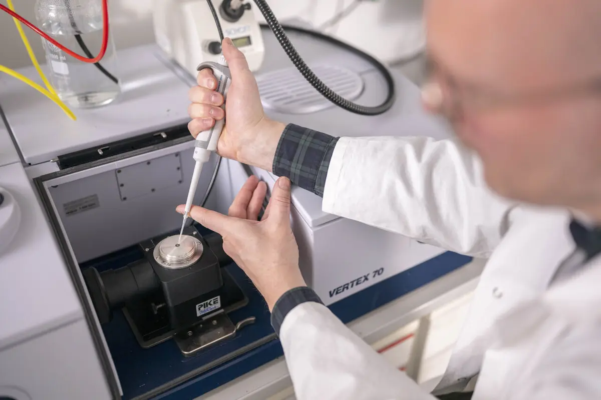 Microbes Transform Carbon Dioxide into Life