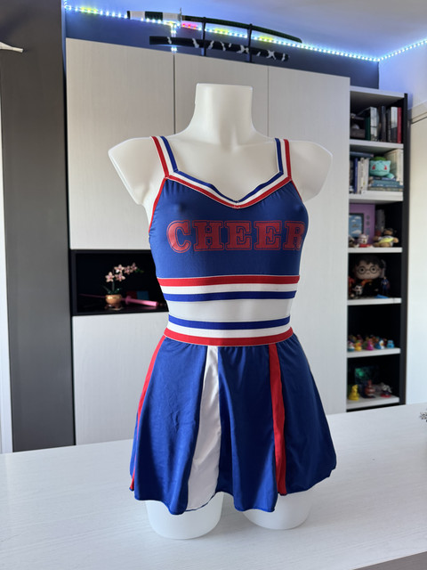 73-Cheerleader.jpg