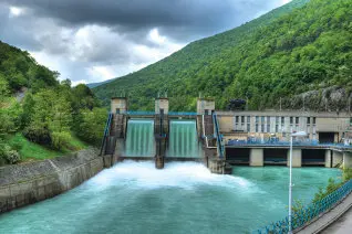 Acționarii Hidroelectrica aprobă dividende speciale de 1 miliard lei