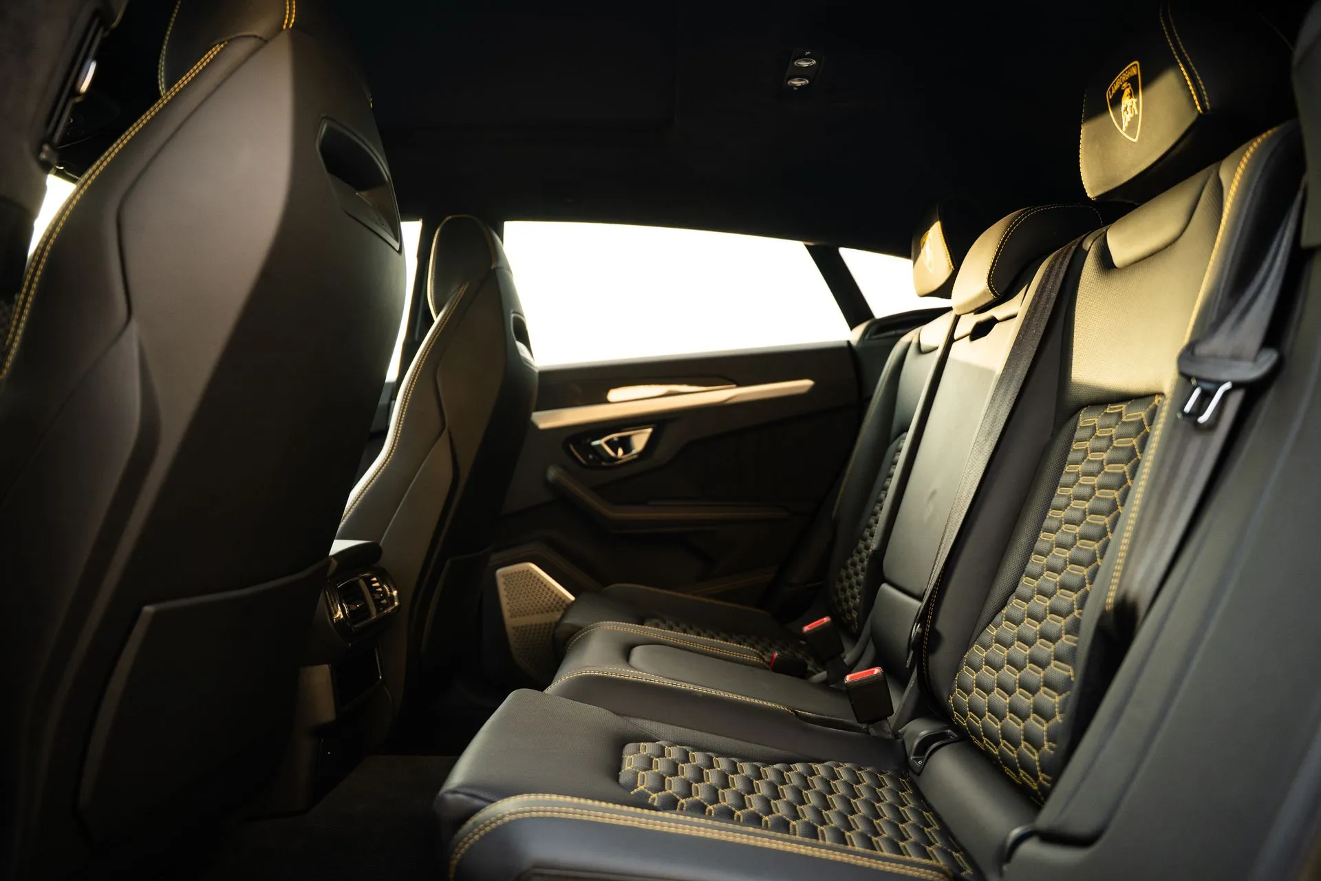 Lamborghini Urus Widebody photo 8