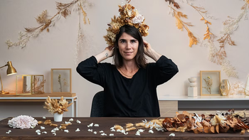 Domestika - Acconciatura floreale꞉ crea il tuo accessorio di fiori - Ita