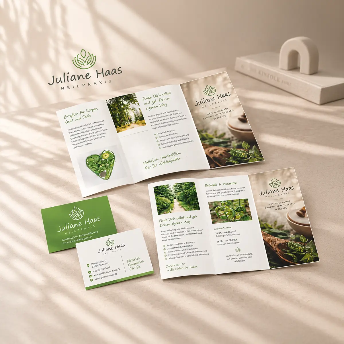 Individuell gestaltete Visitenkarten und Flyer als professionelles Printdesign für einen einheitlichen Markenauftritt