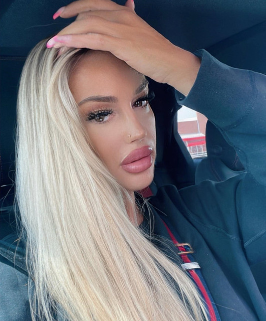 Charlie-Riina-Wallpapers-Insta-Fit-Bio-4.jpg