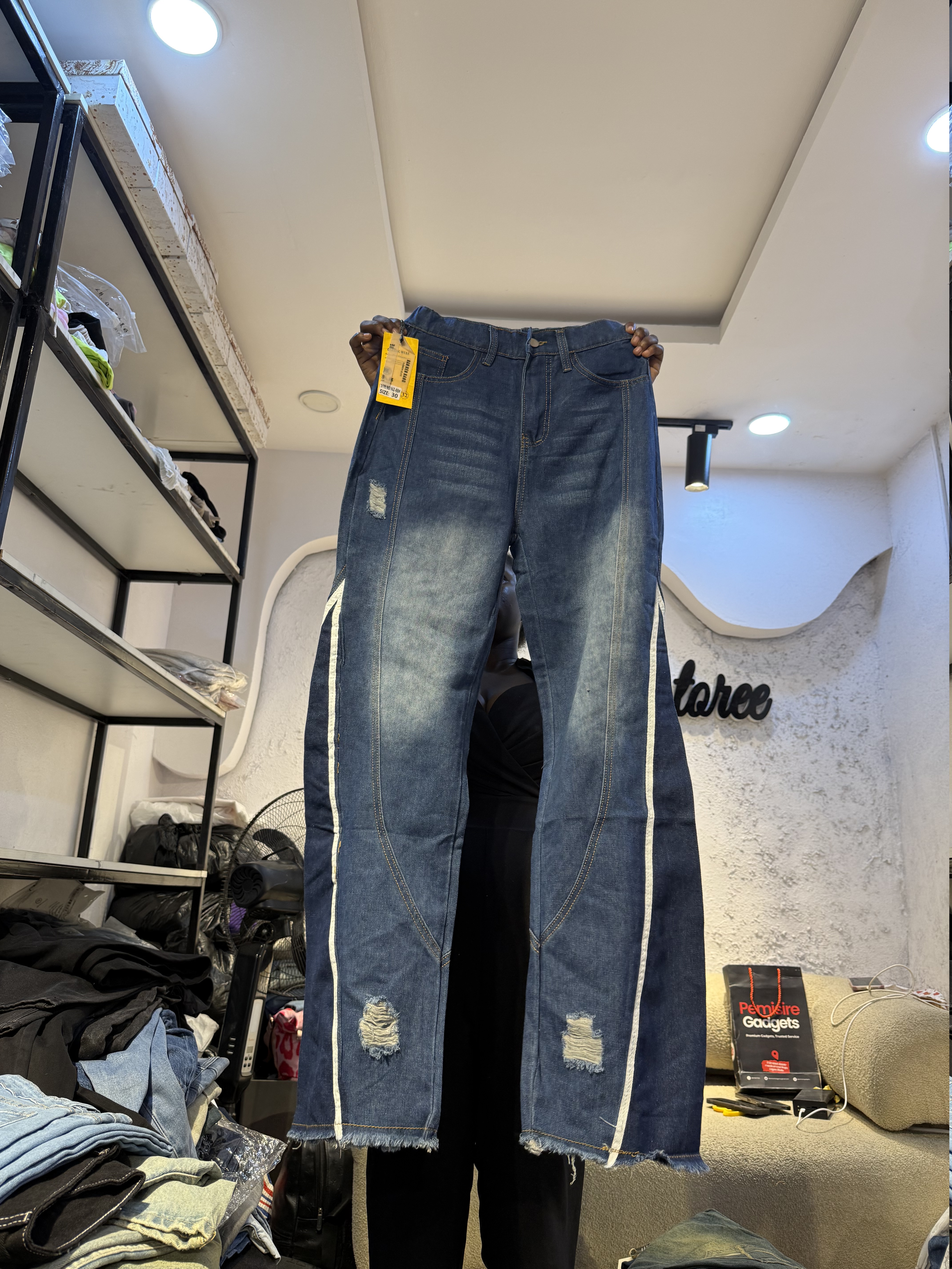 Waist 30