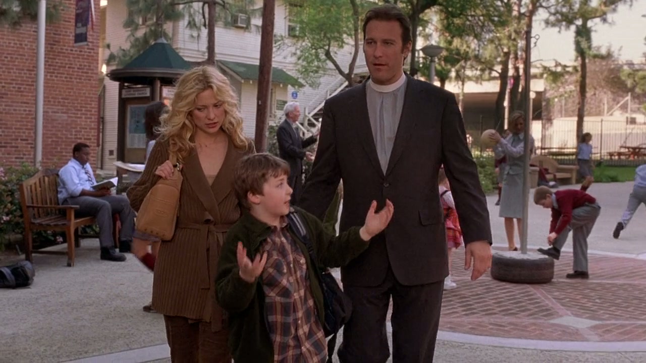Raising Helen Screenshot