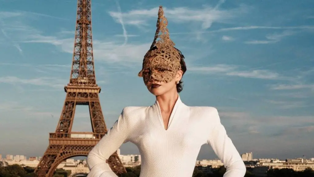 Zendaya Stuns in Archival Couture Gown at Paris Photocall