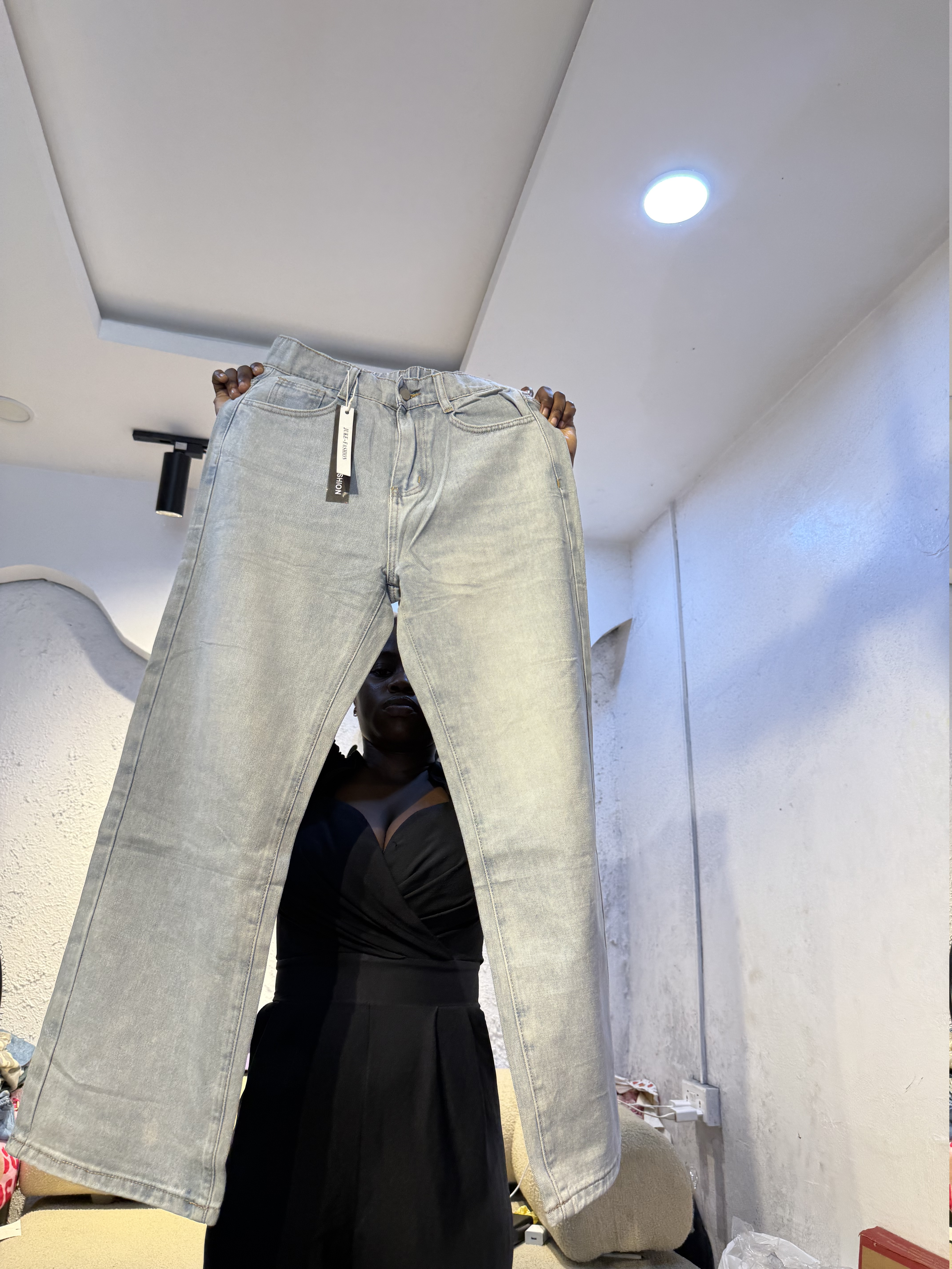 Waist 28