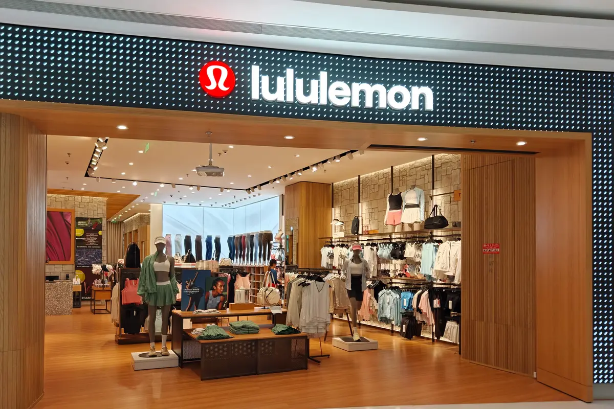 Vânzarea secretă a Lululemon's: Editorii aleg pentru Ziua Memorialului