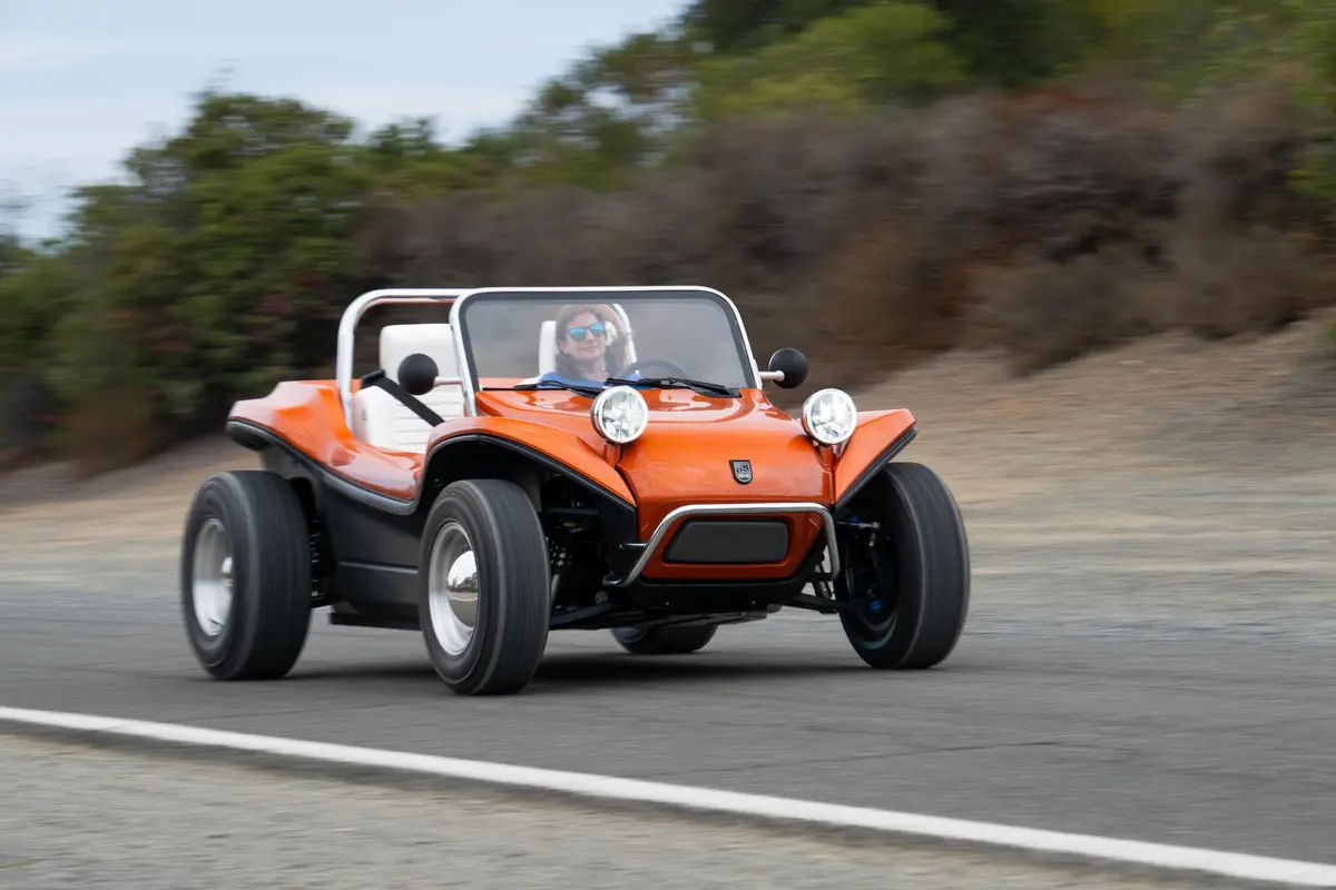 Electric Meyers Manx 2.0: Buggy-ul electric cu stil retro