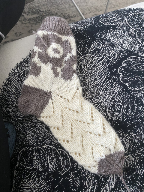 17-E83-A6-B-D080-4501-91-DA-261-D14-AC25