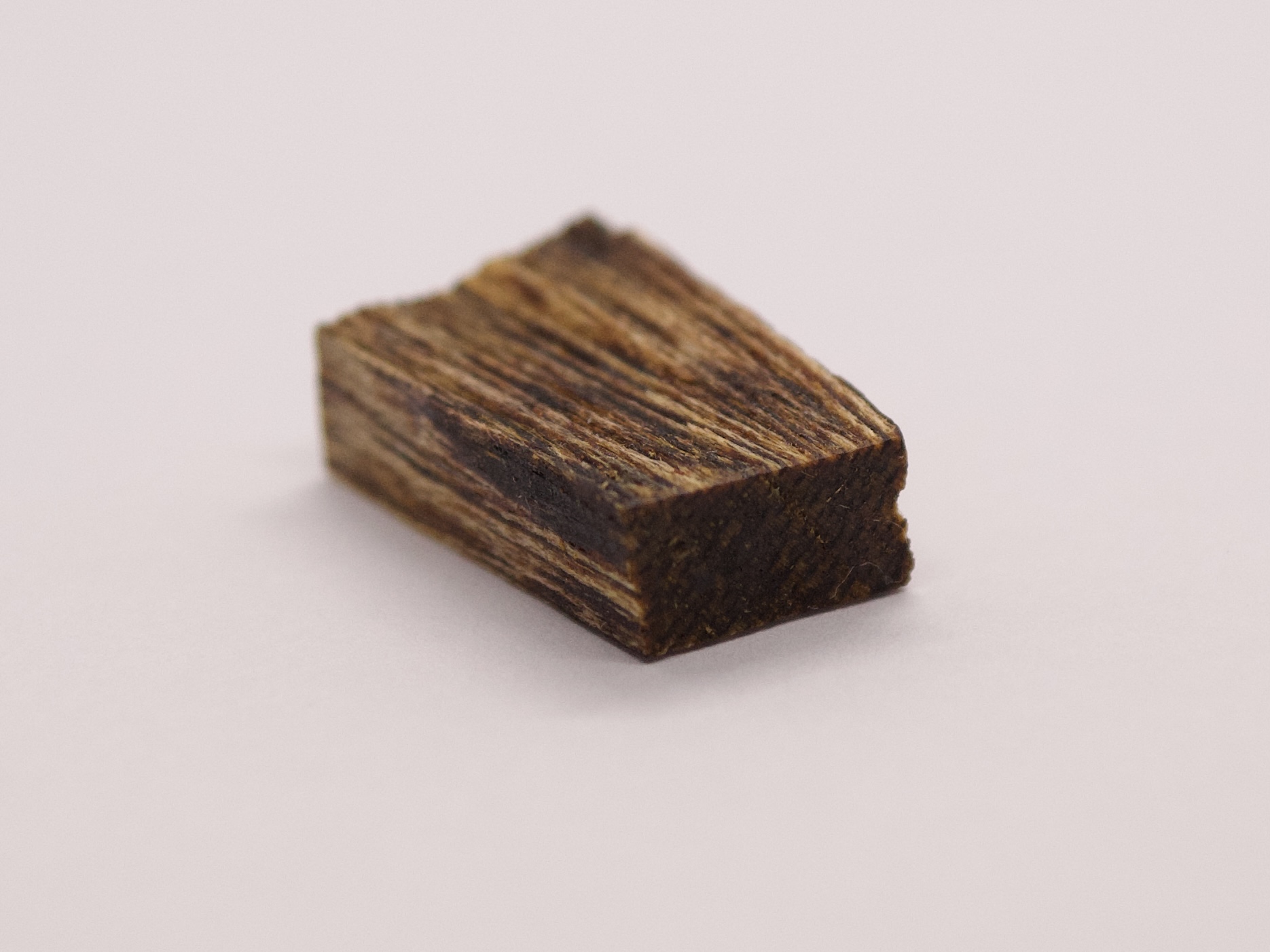 [Ouddict.com] Oud Photos