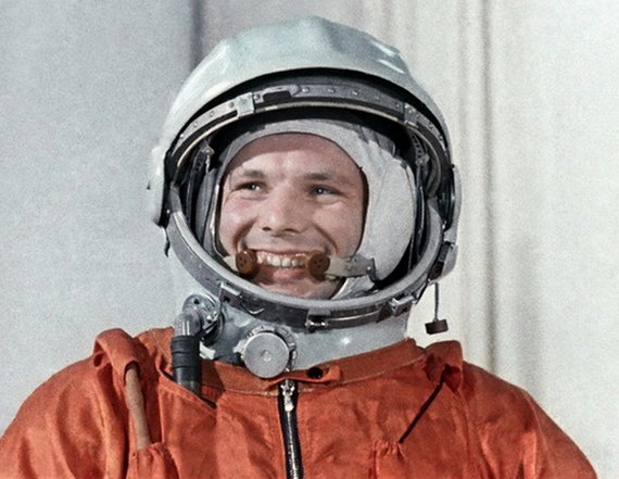Yuriy-gagarin-kosmonavt-letchik