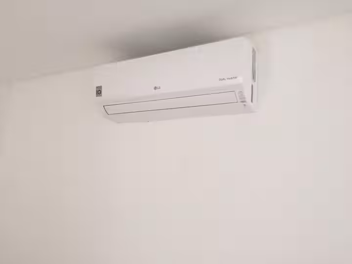 Apartamento c/ um dormitório á 300 metros do mar