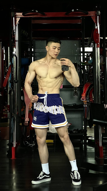 i149调教健美运动员