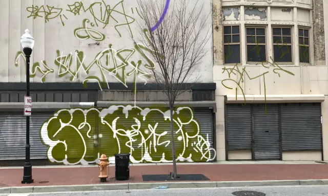 Graffiti artwork by Sumoe