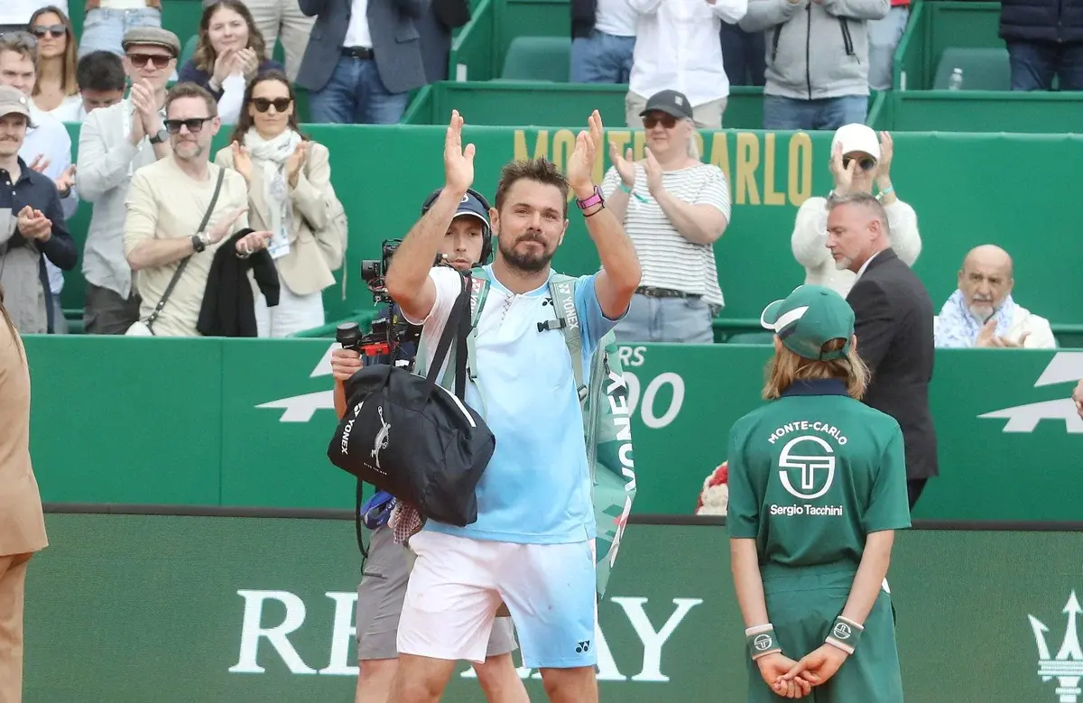 Tears at Roland Garros: Wawrinka Emotionally Bids Farewell
