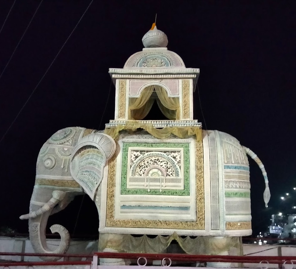 Niharika Bhawan guest house building in Katra near Vaishno Devi