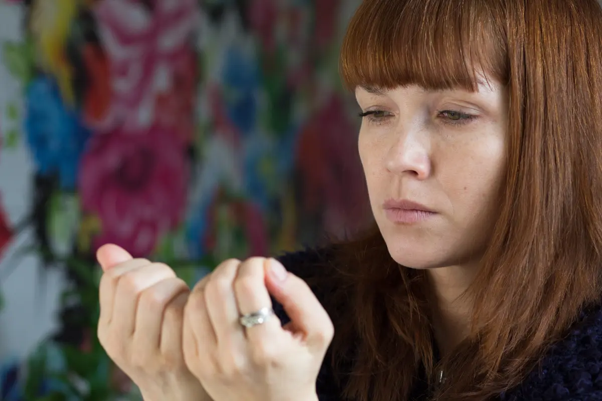 Causes of Fingernail Ridges and Treatment Options