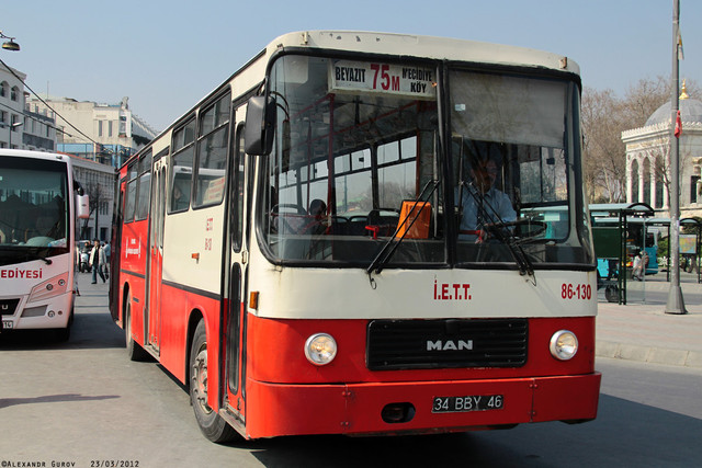643351