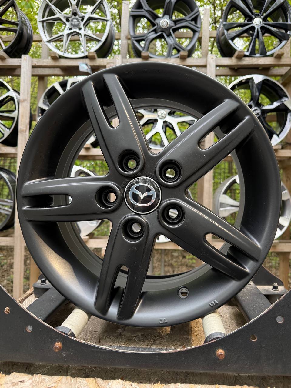 Диски Відновлені | O3040 Диски 15" 5*114.3 6J ET50 DIA 67.1 Black Matte R15 5*114.3 — купити у Львові