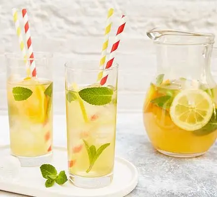 Refreshing Summer Iced Tea with Citrus and Mint