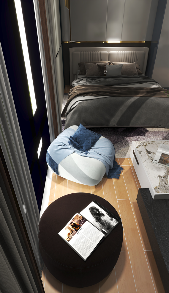 Hôte de meublé souriant dans son logement