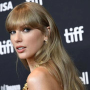 Taylor Swift 776