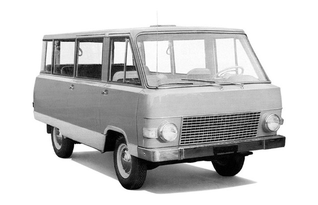 Опытный РАФ 982-0, выпущенный в 1965 году, стал первой попыткой рижского завода создать кузов из пластмассы, армированной стекловолокном. Однако во время эксплуатации микроавтобус попал в ДТП, в котором пострадали пассажиры. На этом эксперименты с пластмассовыми кузовами на предприятии были прекращены.

В 1967 году был выпущен 12-местный микроавтобус РАФ 982-I Циклон. Изначально в нем планировалось установить двигатель ГАЗ-21, но машина получилась очень тяжелой, и тогда ее оснастили агрегатами ГАЗ-24. Место водителя в данном образце переместили за переднее колесо внутрь салона, благодаря чему улучшилось перераспределение веса между осями и снизилась нагрузка на переднюю ось.

Поначалу РАФ 982-I был одобрен Госкомиссией для серийного производства, но затем, после повторной демонстрации межведомственной комиссии, было принято решение о доводке более прогрессивного образца 982-II.

В отличие от своего близнеца, РАФ 982-II имел вагонную компоновку. Он оснащался агрегатами ГАЗ 21 Волга, развивающим мощность 75 л. с.

Машина имела более привлекательный внешний вид по сравнению с 982-I, поэтому именно ее решили использовать в качестве прототипа для создания серийной модели. В 1971 году новый микроавтобус показали в Министерстве, и под этот автомобиль было решено строить новый автозавод в г. Елгава в 50 км от Риги.