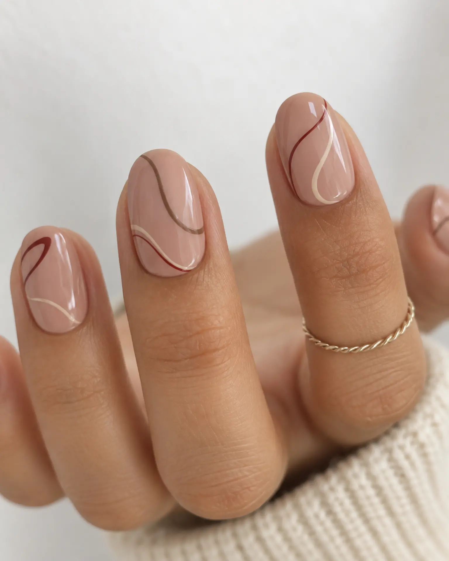 Round Fine-Line Swirl manicure inspiration for round nail ideas