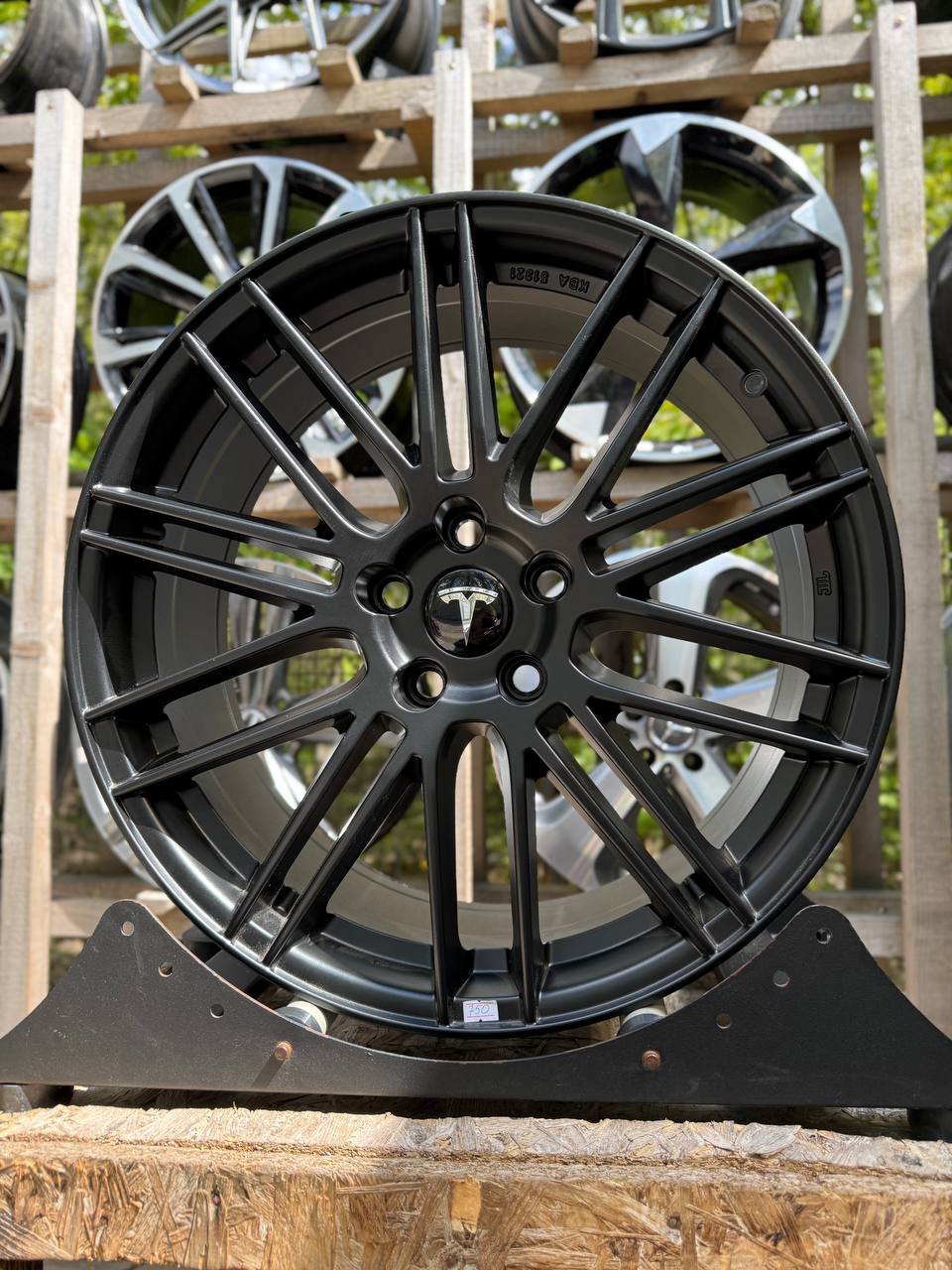 Диски Відновлені | O3027 Диски 19" 5*114.3 8J ET40 DIA 64.1 Black Matte R19 5*114.3 — купити у Львові