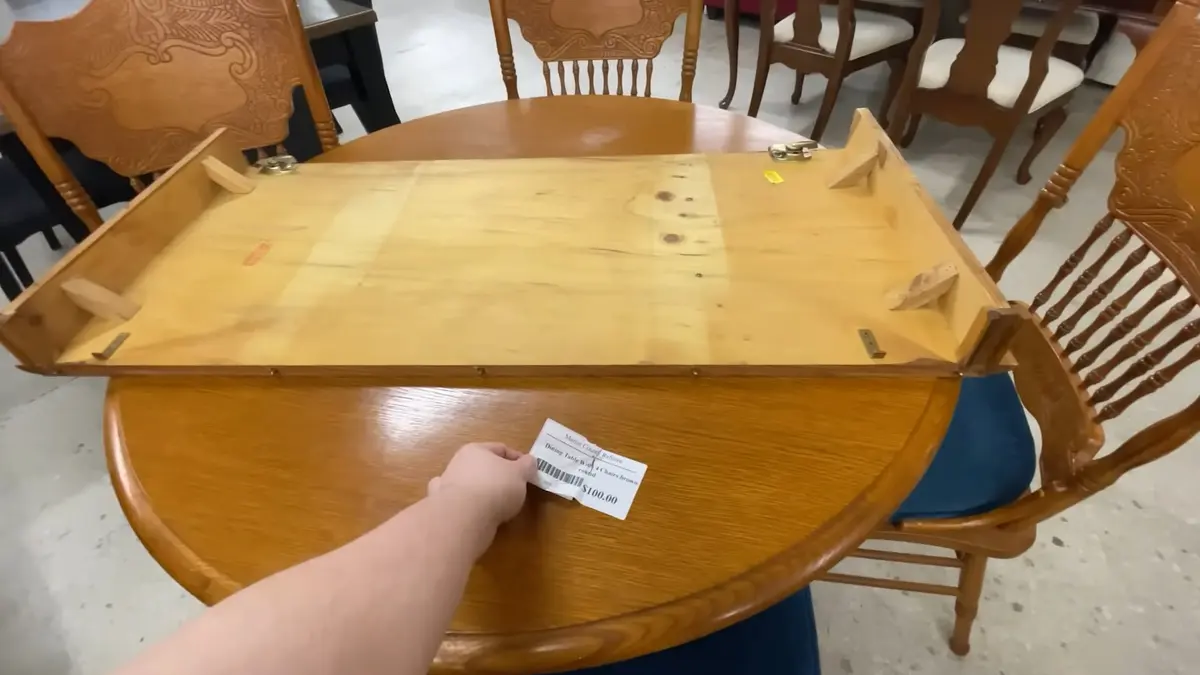 Cele mai bune locuri pentru a găsi mobilier vintage dincolo de magazinele de mâna a doua
