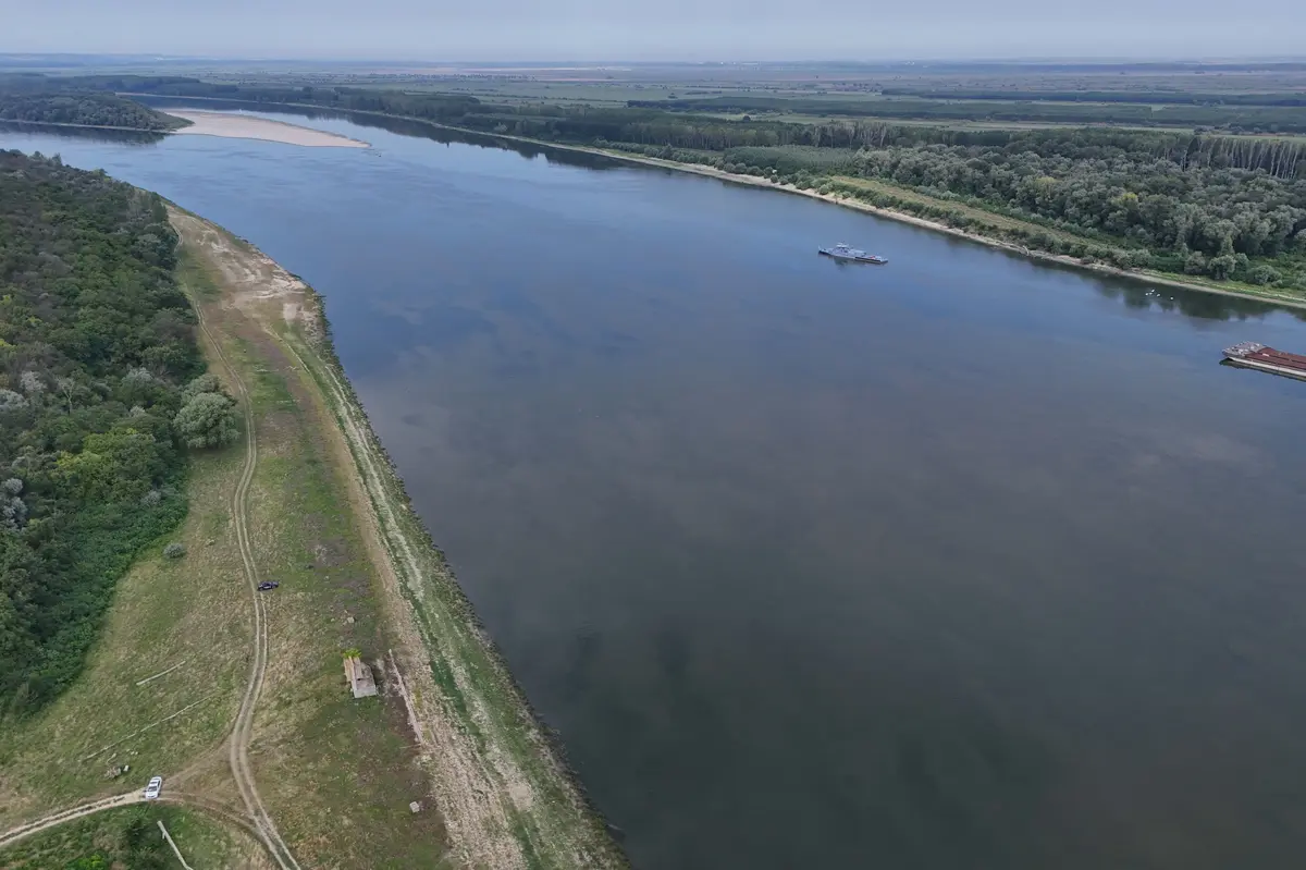 Dunărea, la cel mai mic nivel din istorie: Barjele de la Cernavodă, sub semnul întrebării