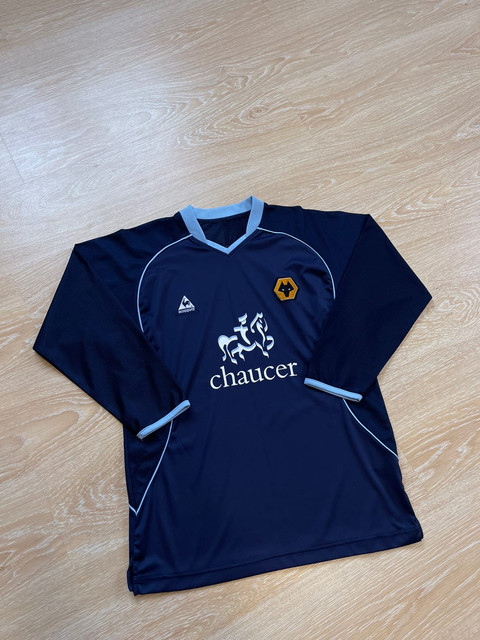 wolves-04-away.jpg