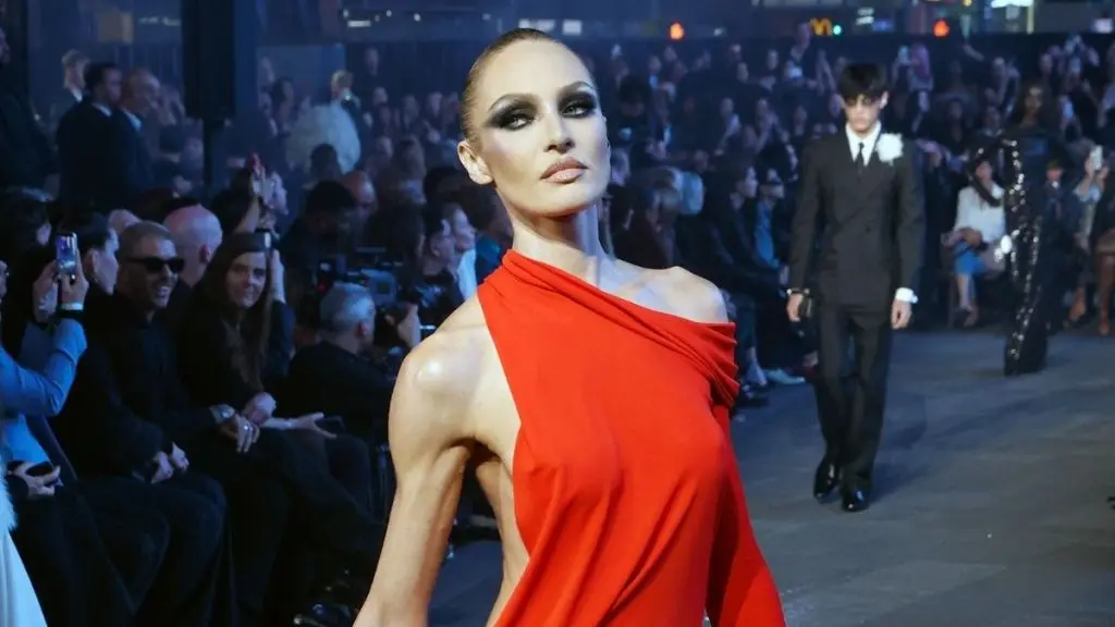 Supermodel Stuns in Daring Red Gown