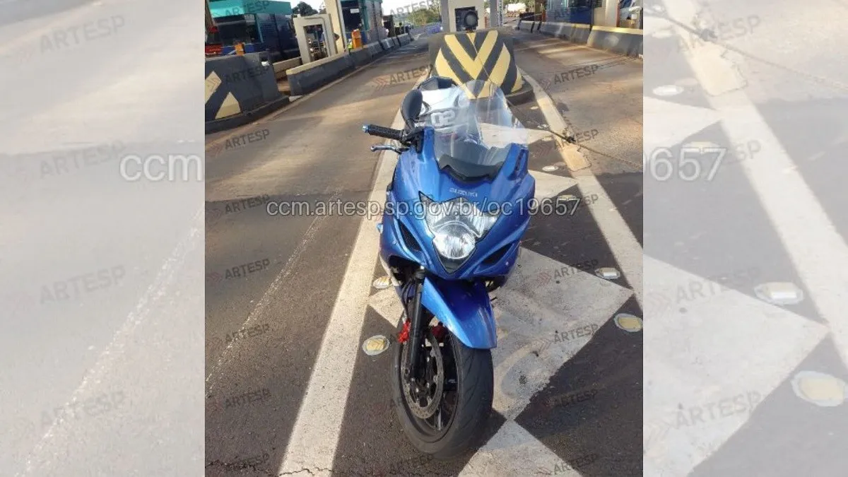 Motos