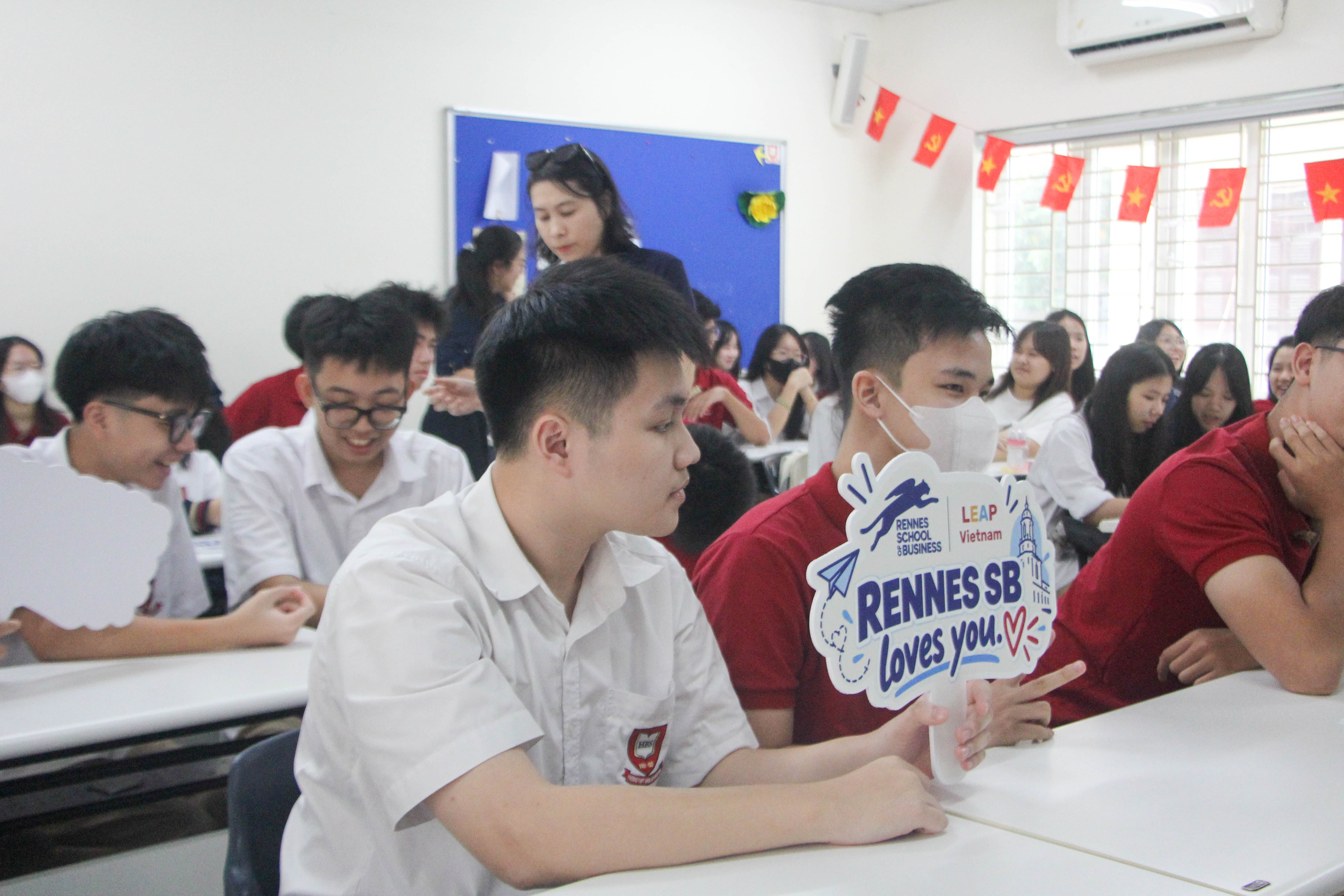 Giao lưu đại học Pháp HES 18