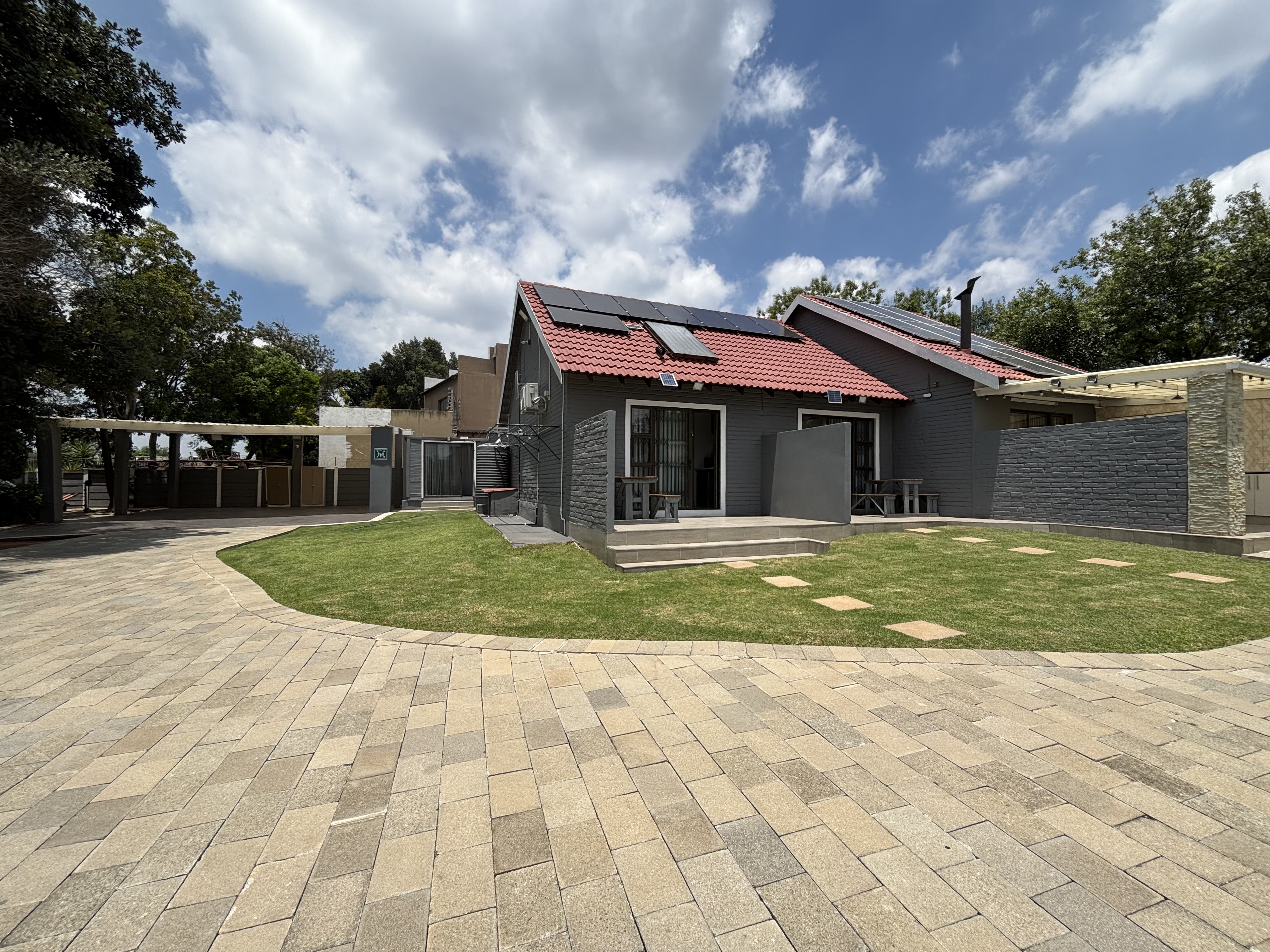 About Rolem Guest House