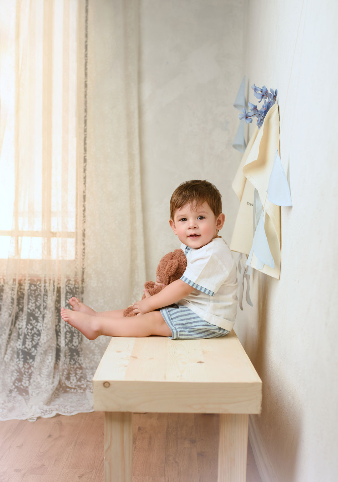 آتلیه کودک نویسا مشهد - دکور هنری با رنگ‌های آرامش‌بخش