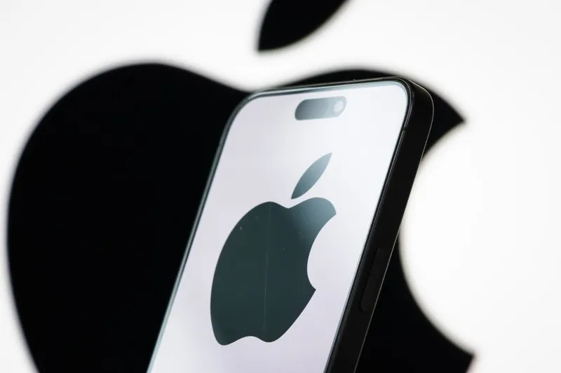 Apple заплатит $250 млн за задержку ИИ-функций Siri