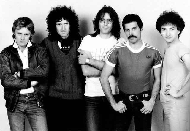 queen-with-mack.jpg