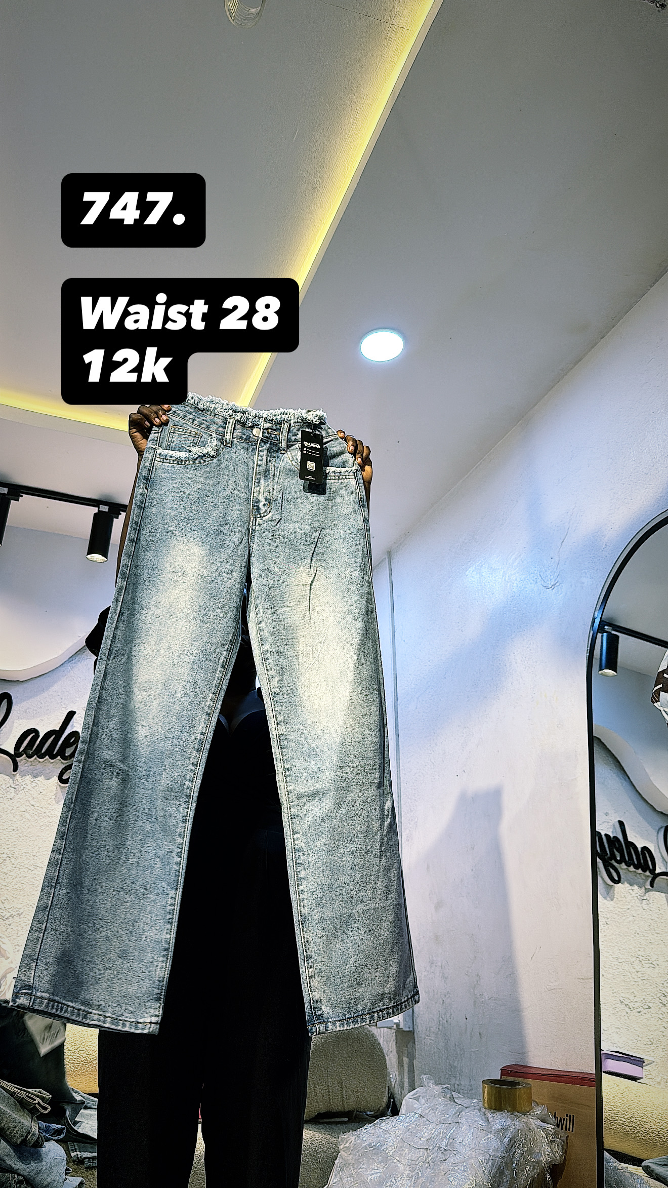 Waist 28