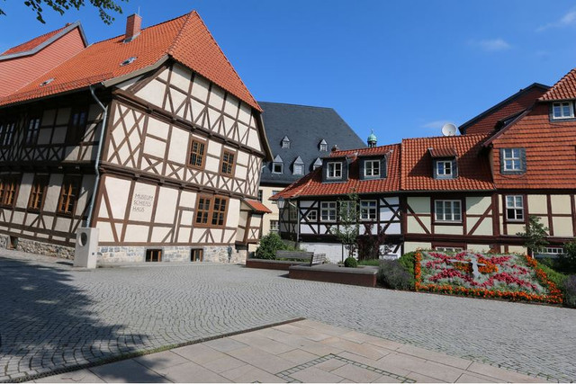 Schiefes-Haus-Wernigerode.jpg